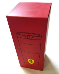 Oficiální hrnek Ferrari